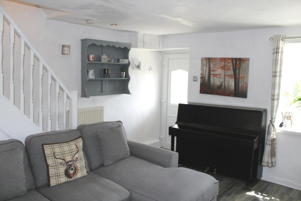 LOUNGE/DINER