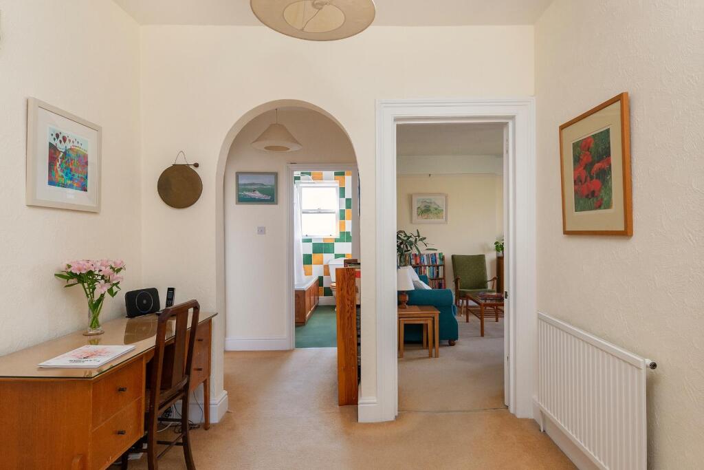 7F2R1RD - Hallway A.jpg