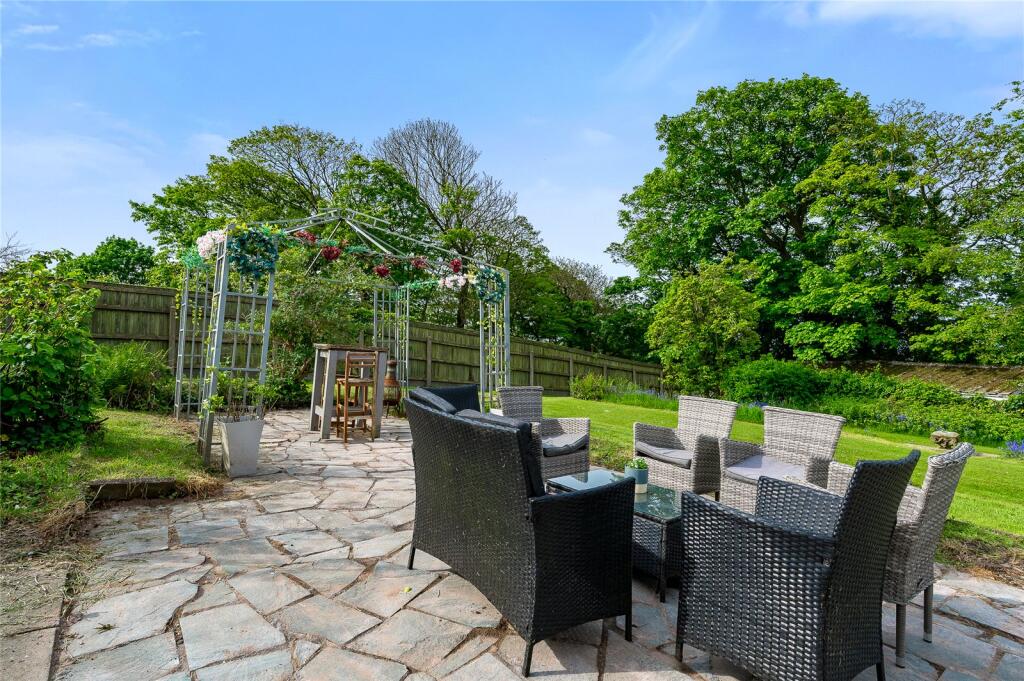Patio/Gardens