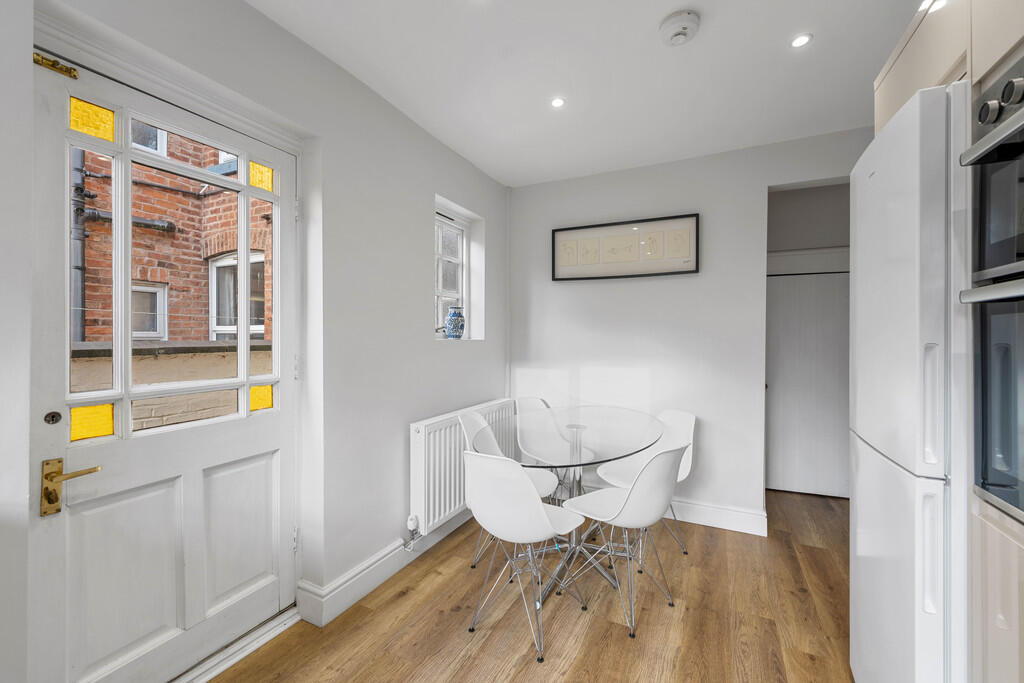 18 Gresford Avenu...