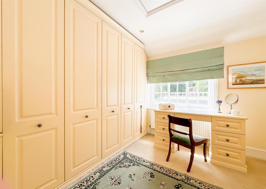 DRESSING ROOM