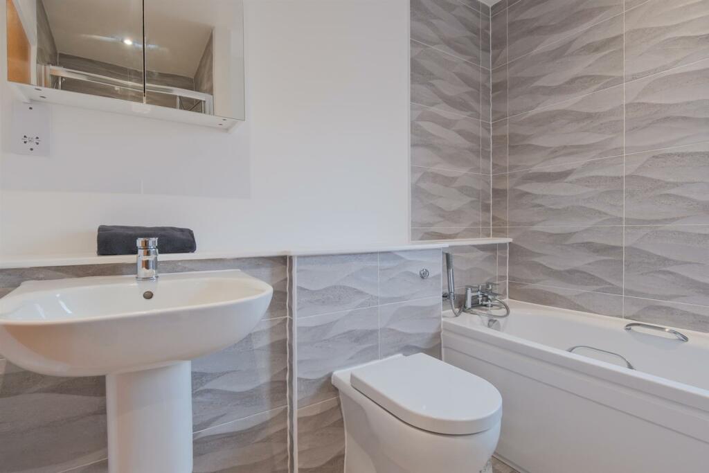 012-5 Curriefield View, Cleland ML1 5GQ.jpg