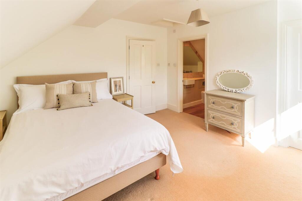 Bedroom 2.3.jpg