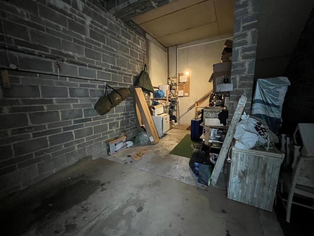 garage 3.jpg