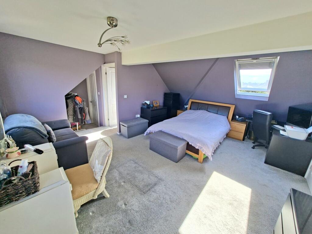 MASTER BEDROOM WITH EN-SUITE BATHROOM