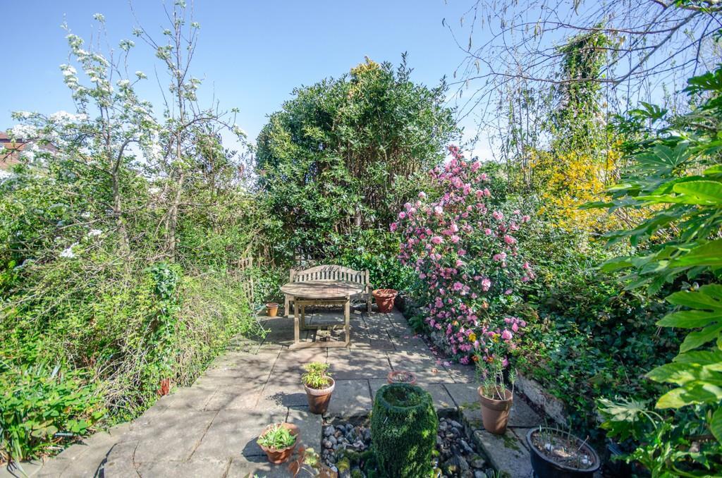 Rear garden pic 3.jpg