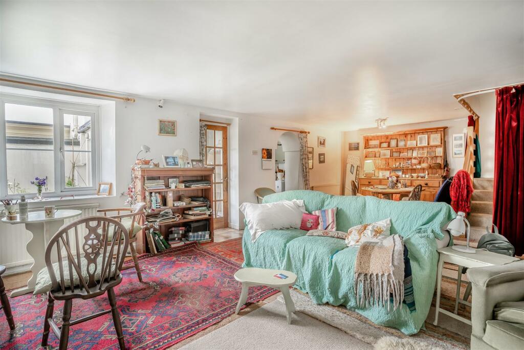 8555583-interior03.jpg