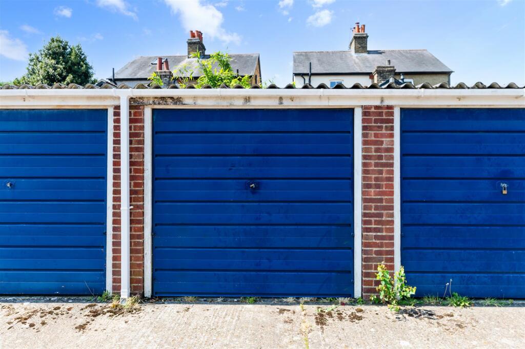 WILLIS CLOSE, (11).jpg