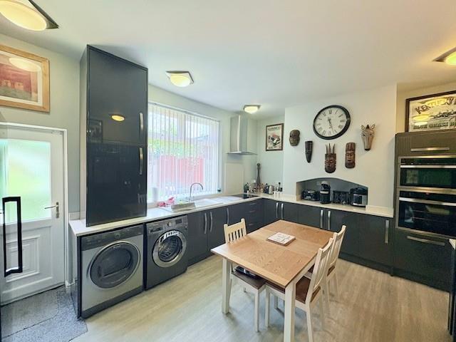 Shaw Heath 6 Kitchen.jpg