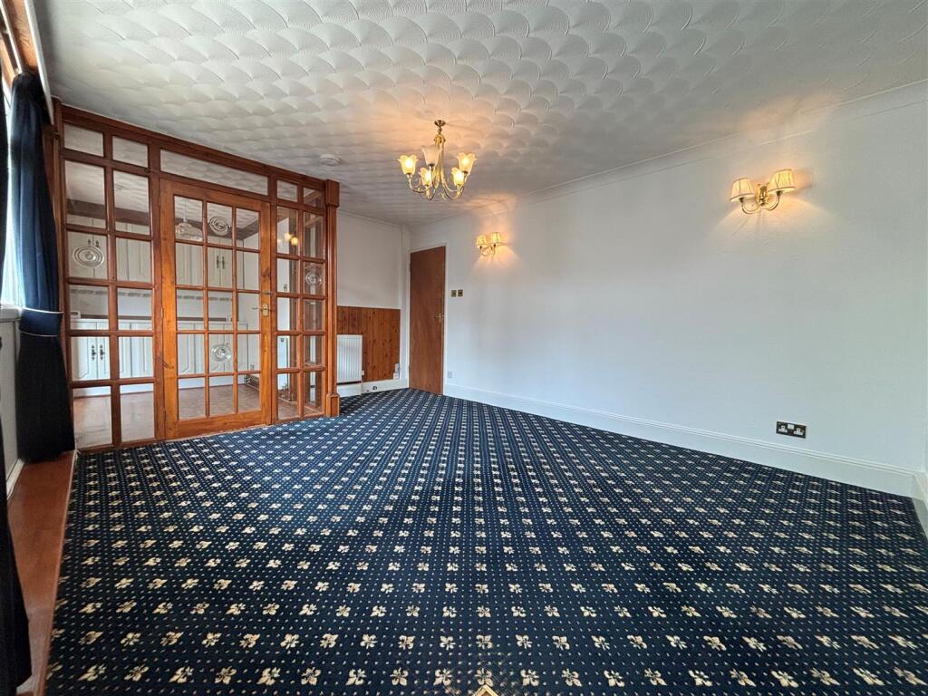 Living Room 3.jpg