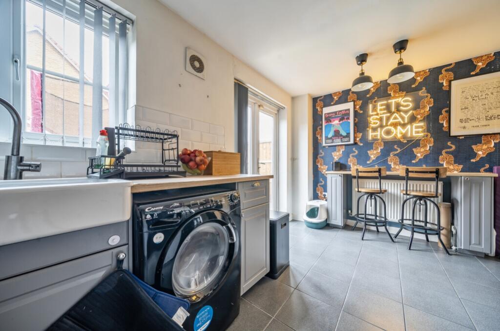 1347173-9-68b706f608eb7