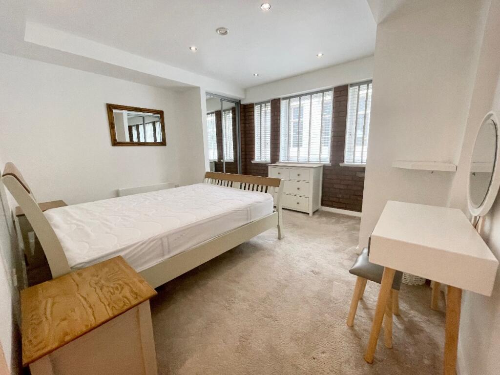 1st Double Bedroom (Kingsize Bed)