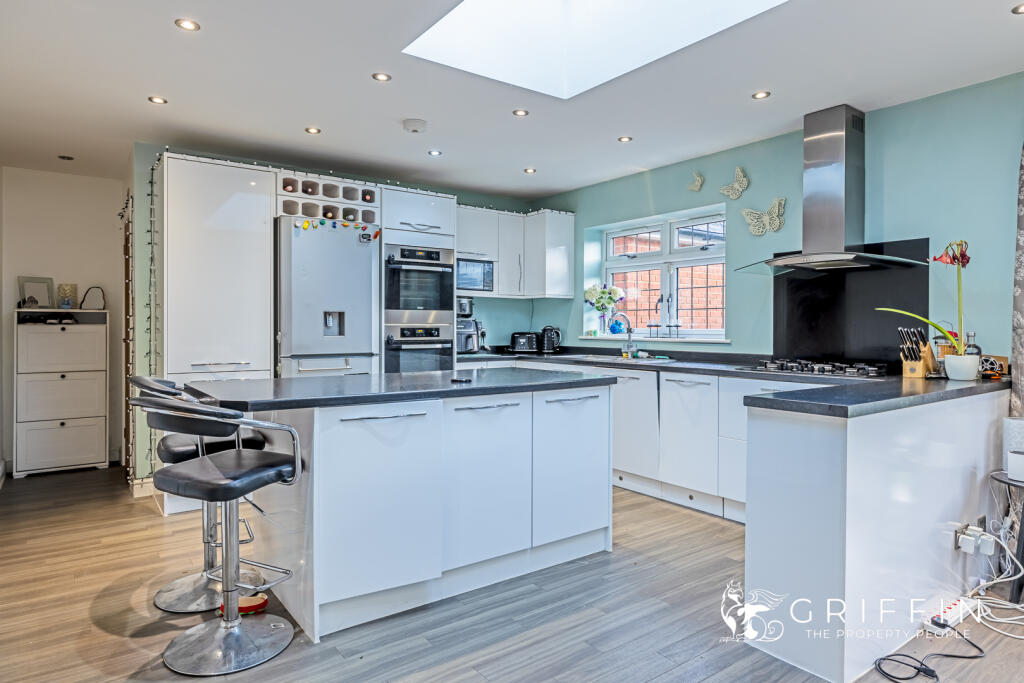 Kitchen &amp; Dining
