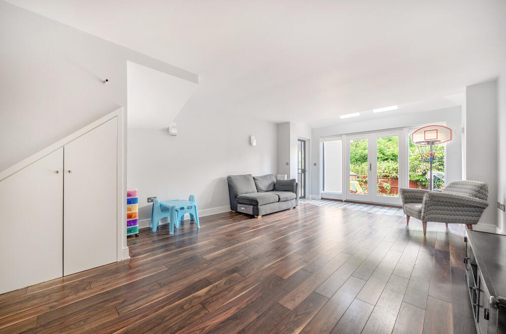 1303335-6-683d6f0...