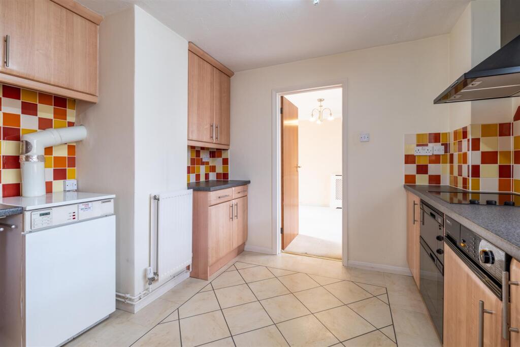 Kitchen 2 .jpg