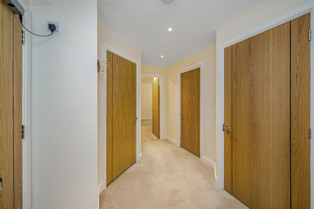 10-158cJPH-2 Blyton House Bourne End-29-medium.jpg