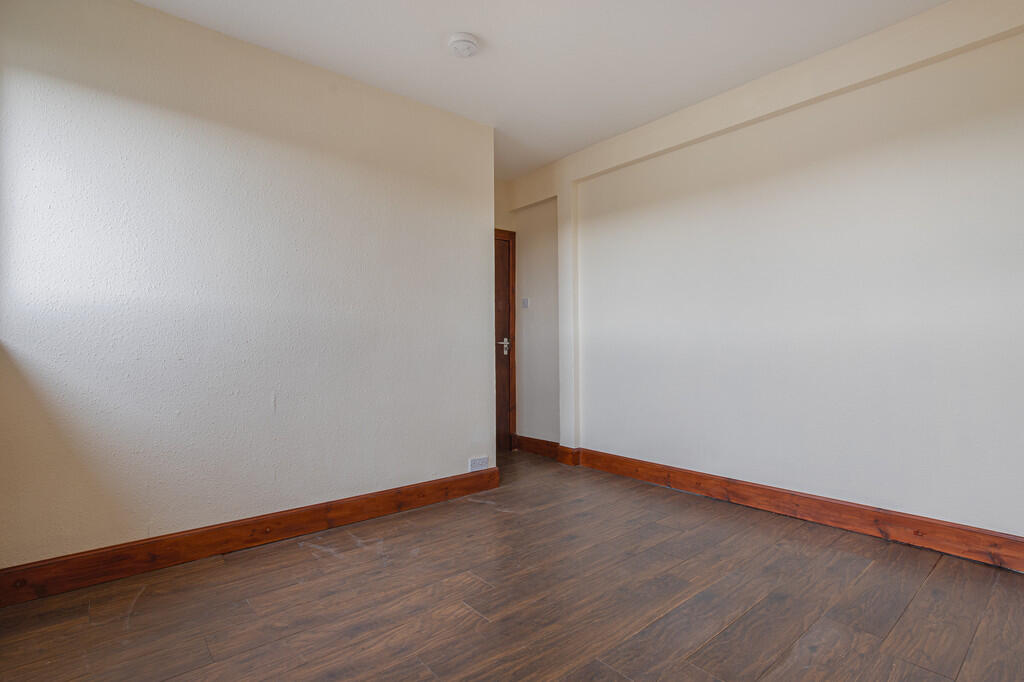 Bedroom4Angle2