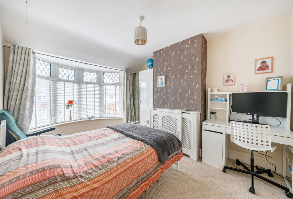 1369046-16-68f110...