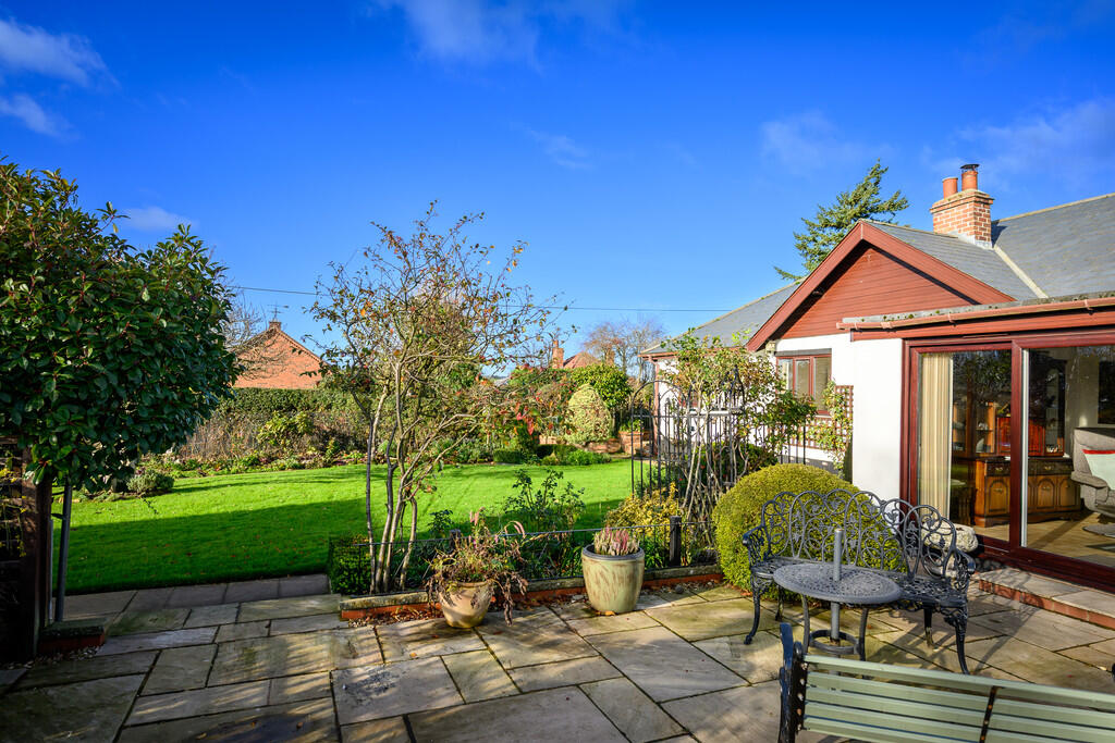 Lawned Gardens an...