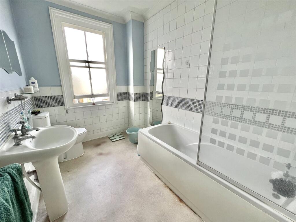 Ensuite