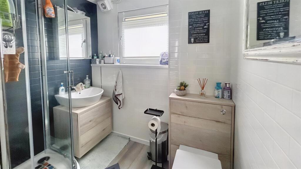 Bathroom (3).jpg