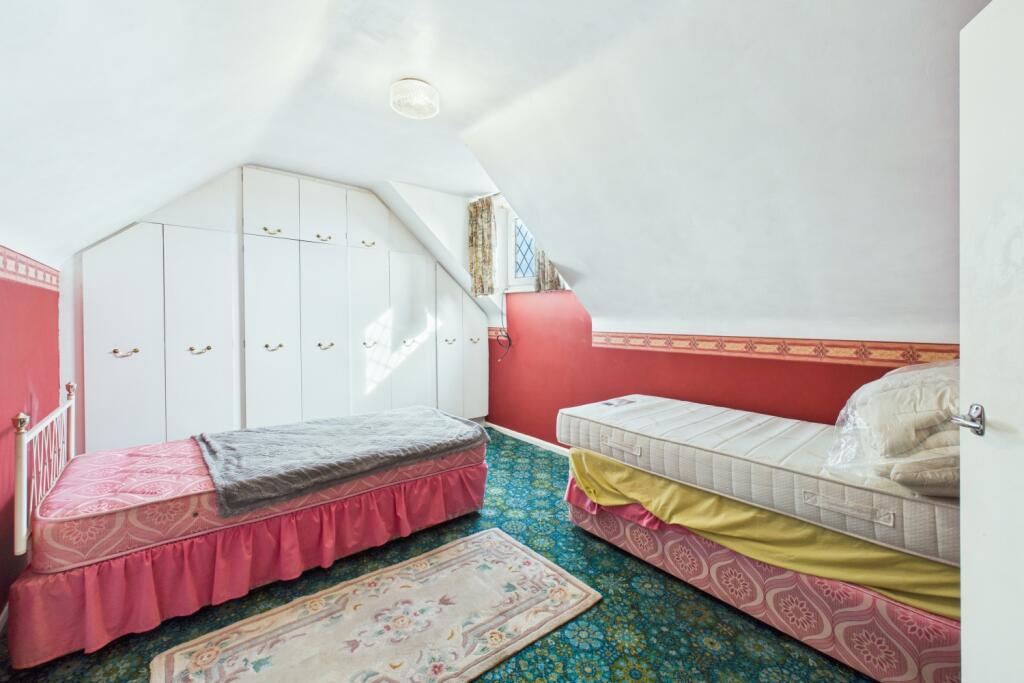 CAM03162G0-PR0223-STILL022