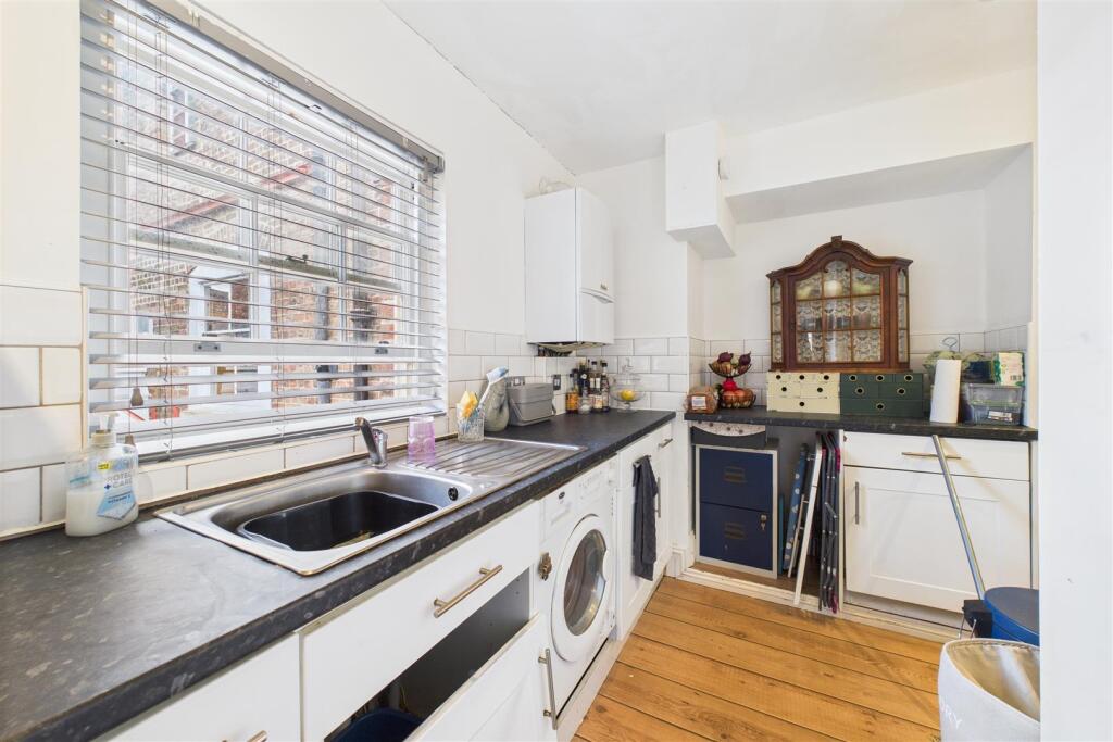 Flat 1, 2A Bull Lane, Westgate Street, Gloucester 