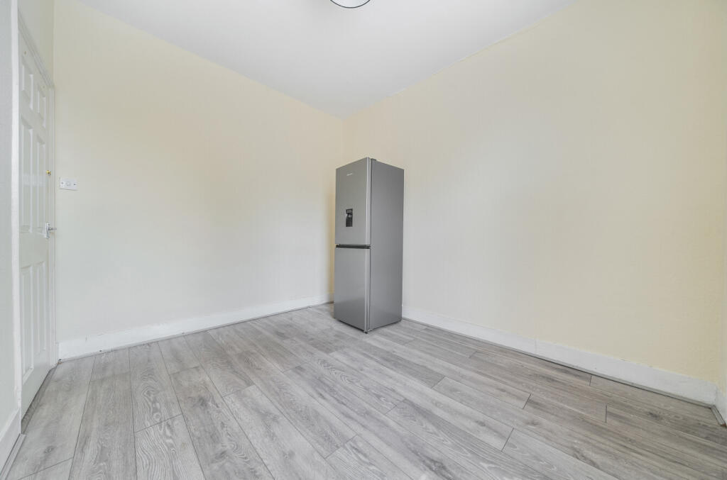 1297161-4-682b254...