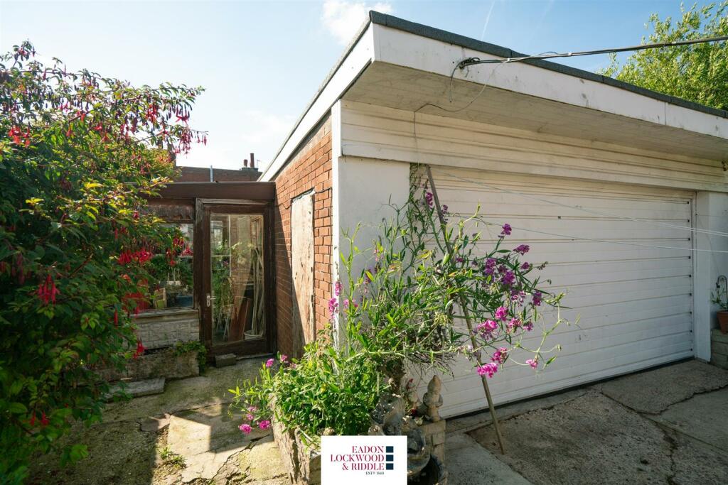 Garage.jpg