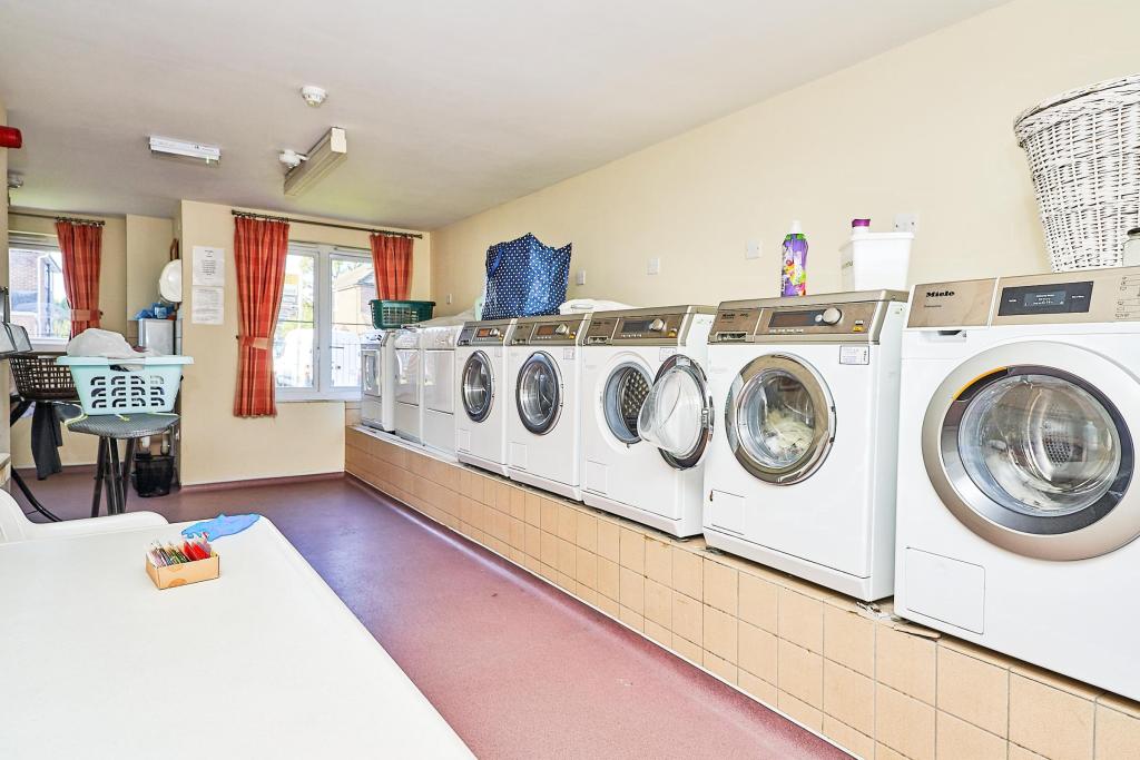 Washing &amp; Dry Room