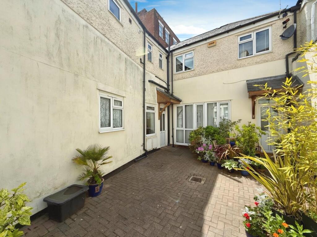 6ea10505-1 20Bouverie 20Front.jpg