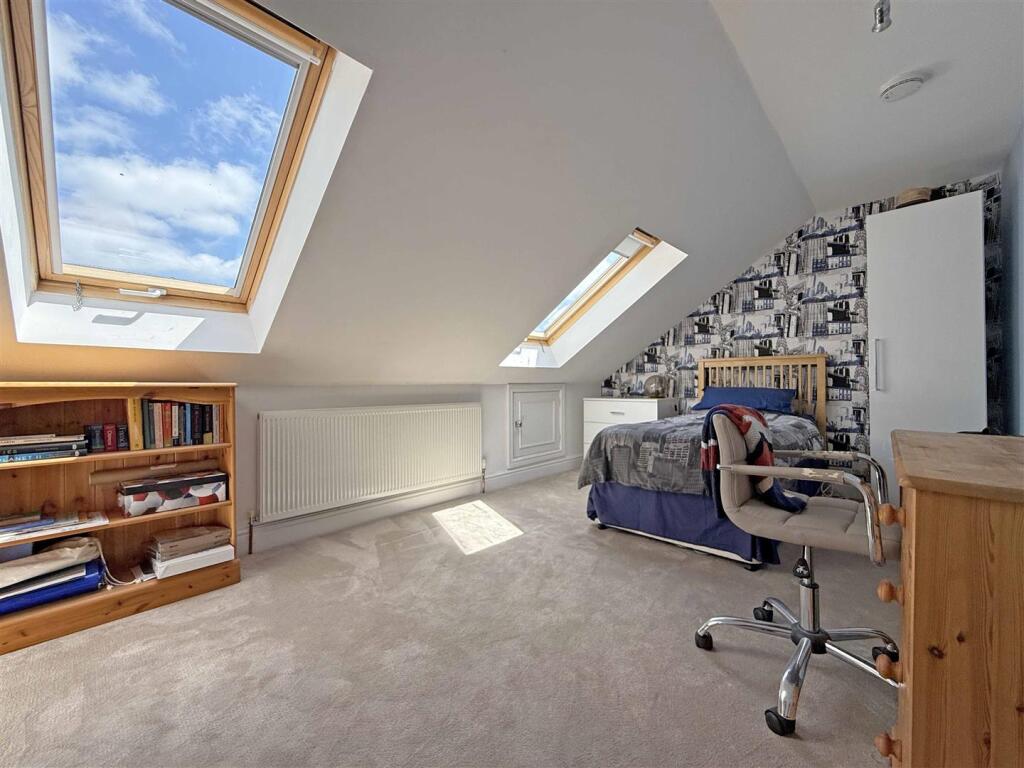 Venn Grove 55 - Bedroom Five.jpg