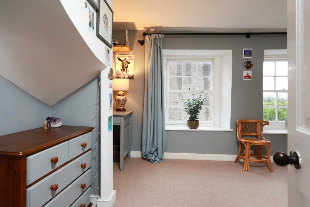 24 Montague Hill 48.JPG