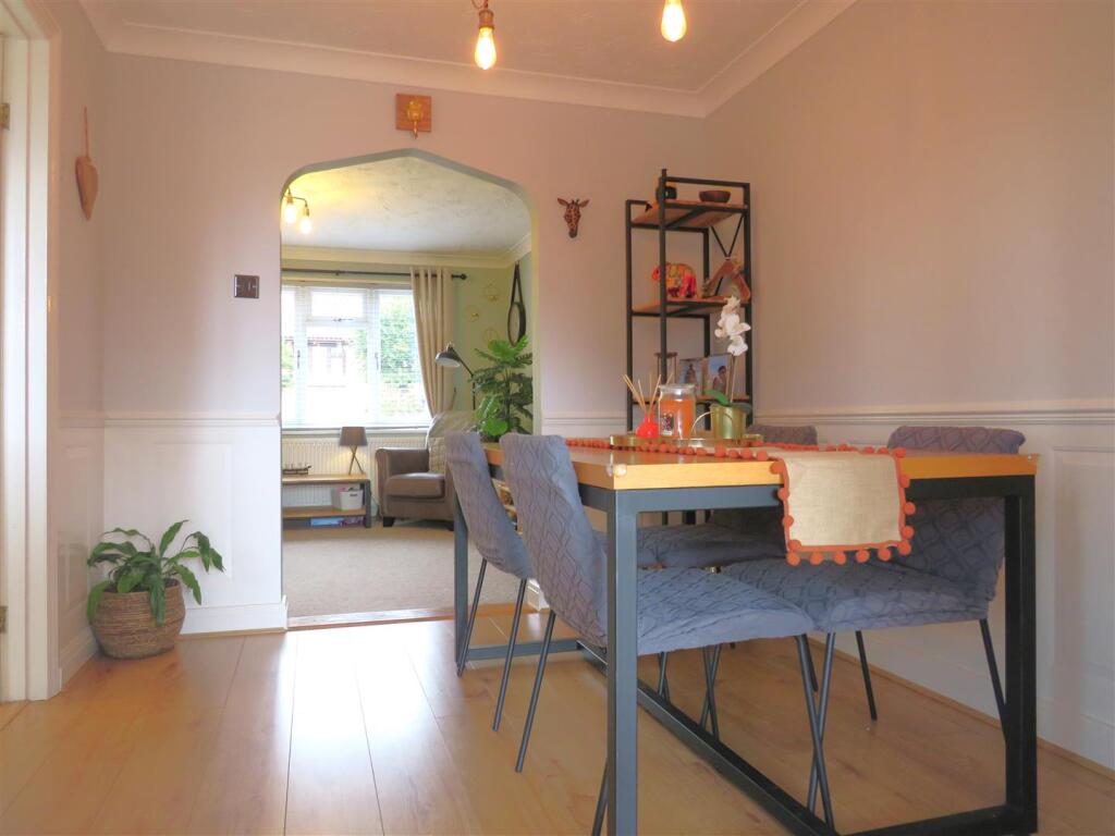 Dining Room.JPG