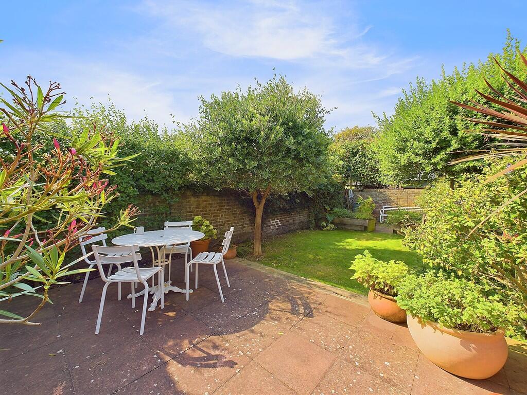 CAM03519G0-PR0146...