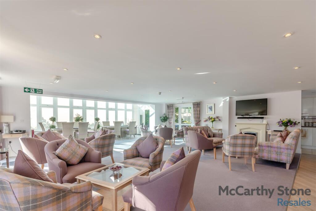 8664378-interior02.jpg
