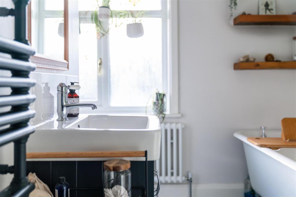 Bathroom-5.jpg