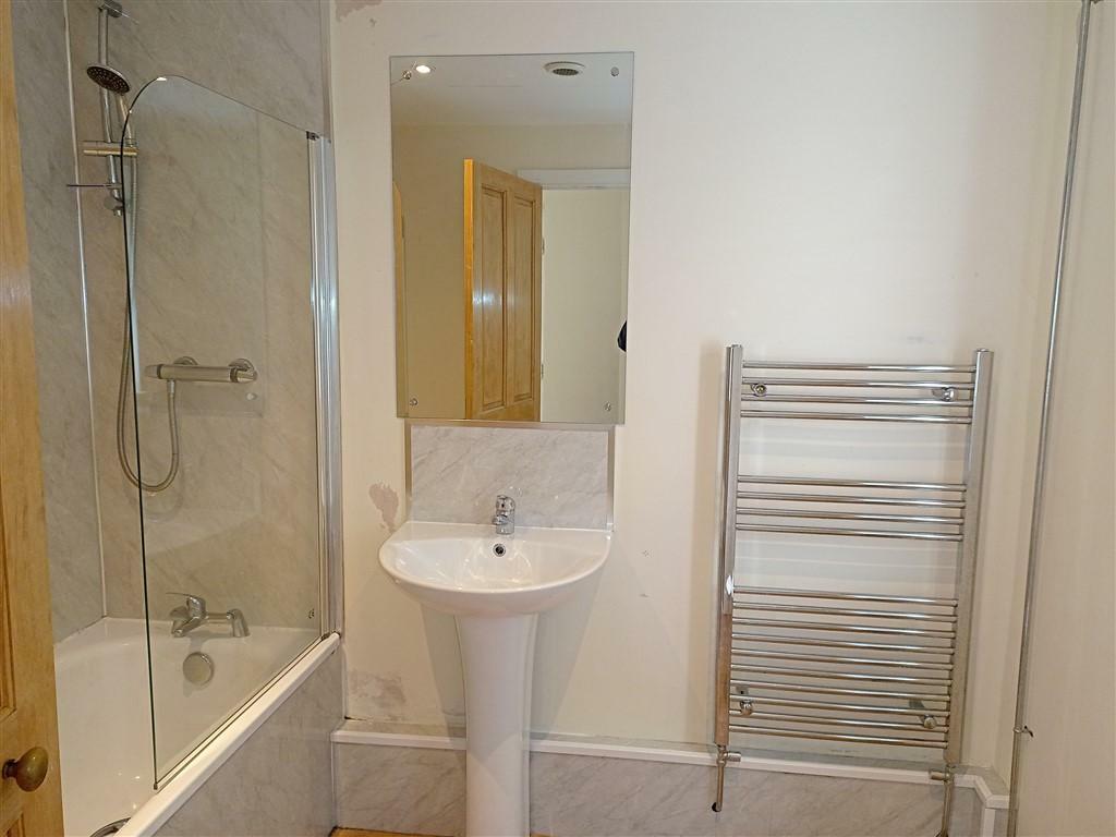 Troedyrhiw 1 - Bathroom