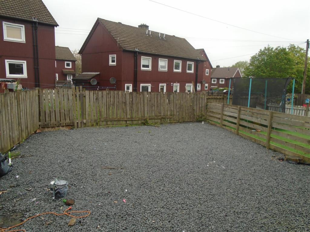 32KirklandCrescentGarden.JPG