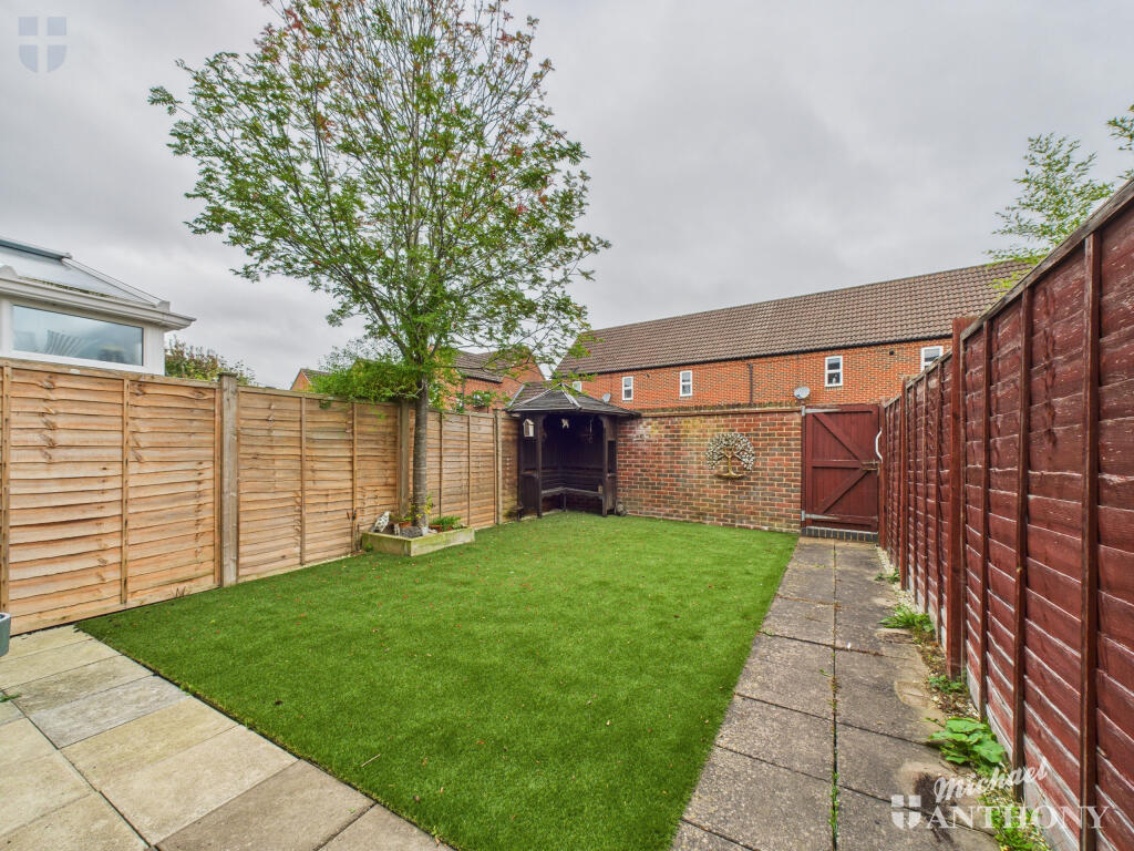 CAM03218G0-PR0791-STILL003