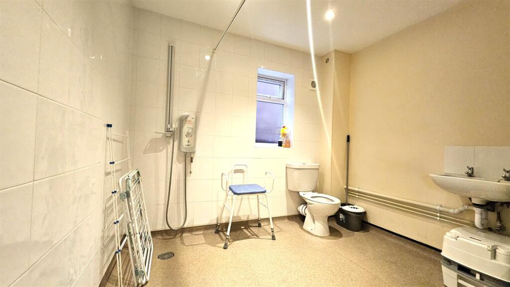 Wet Room.jpg