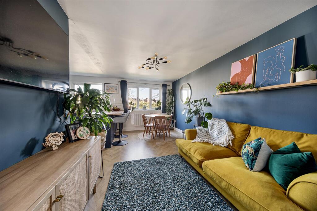 2, Brockway Close E11