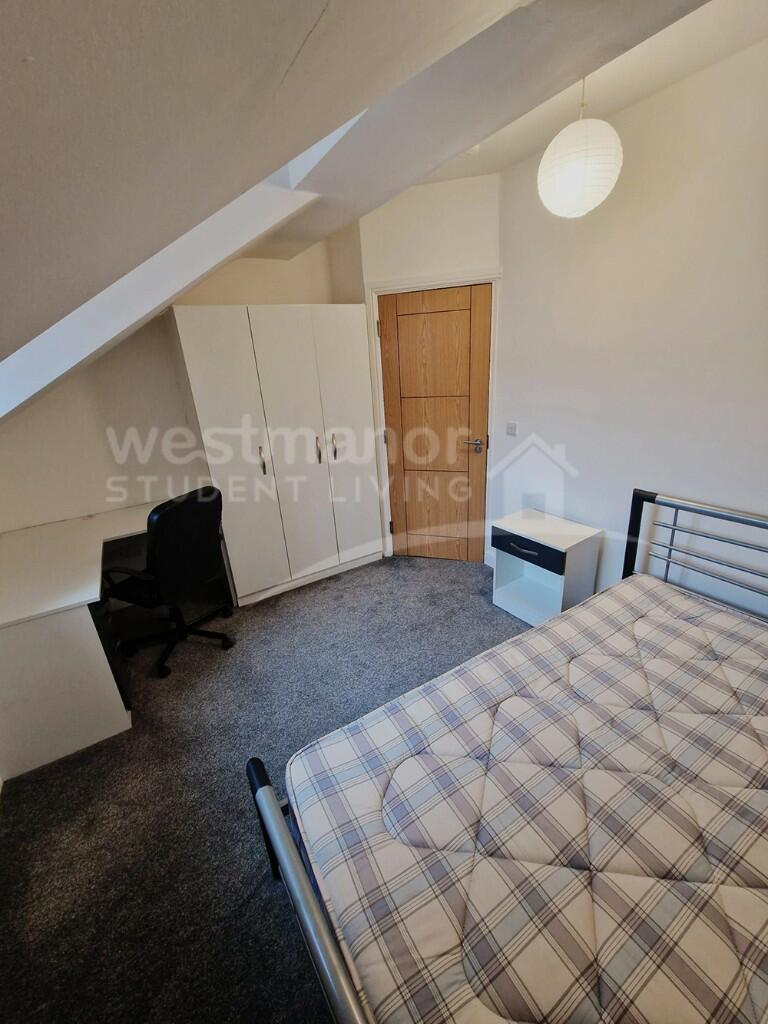 FLAT 5