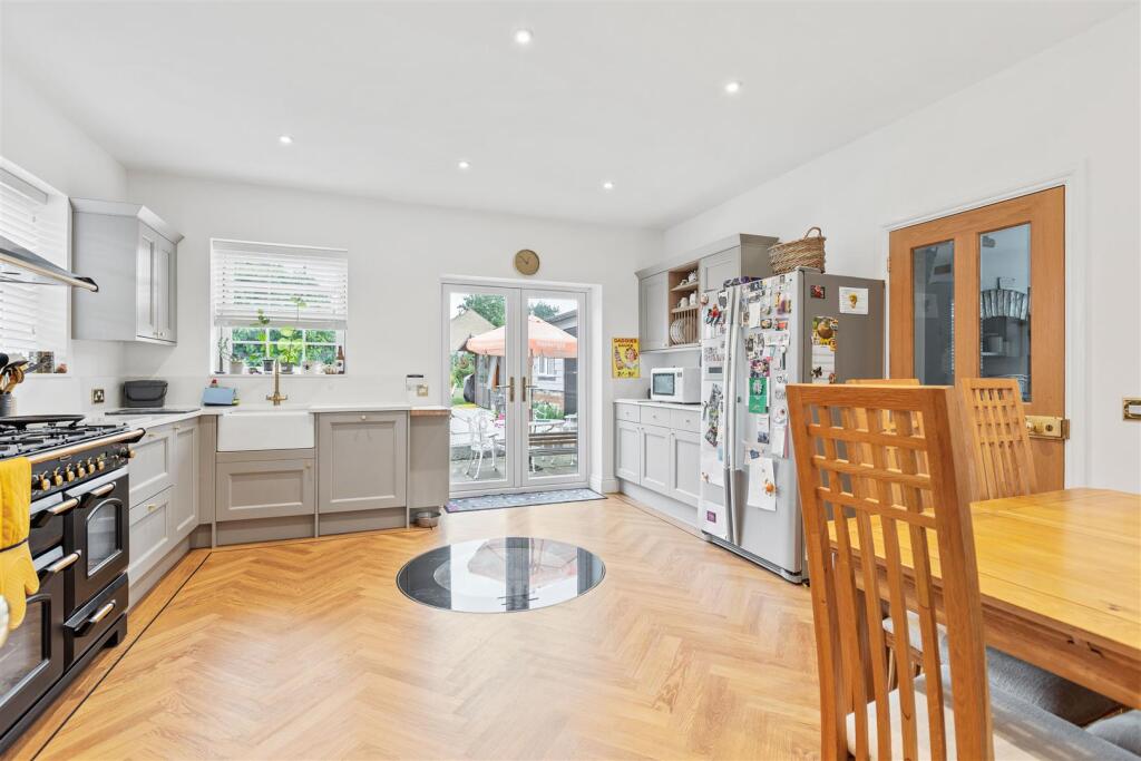 Kitchen/Breakfast Room