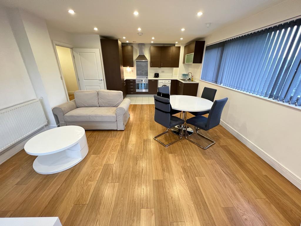 One bedroom for rent, let in Aldgate, E1