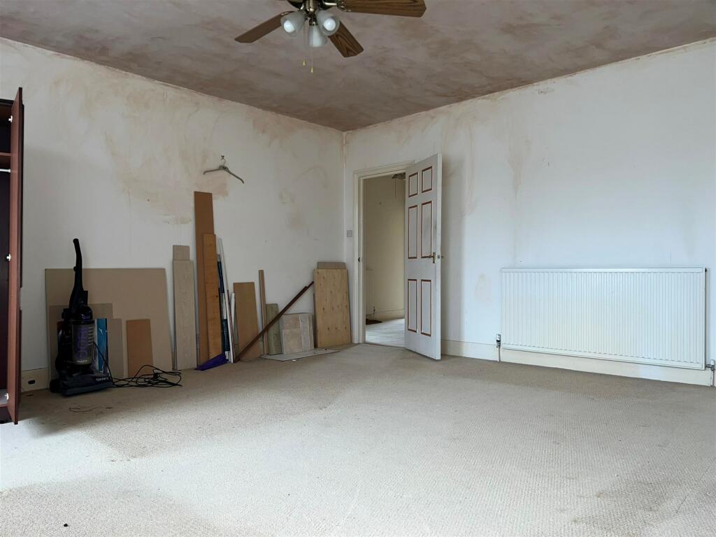 Reception Room/Bedroom 3