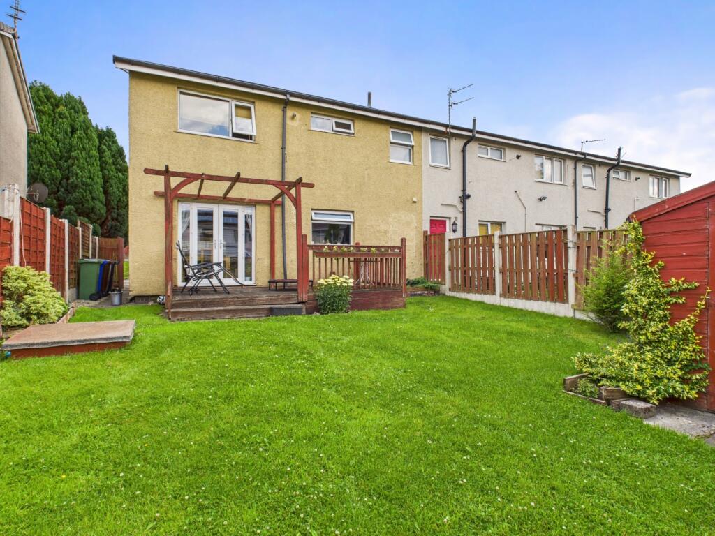 CAM03729G0-PR0085-STILL026