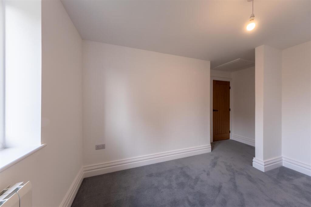 94 and 96 Pipers Lane-024.jpg