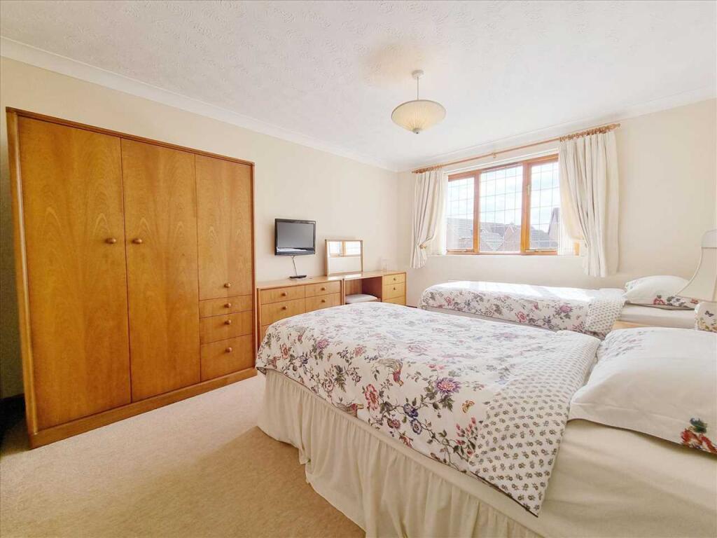 Bedroom 1: