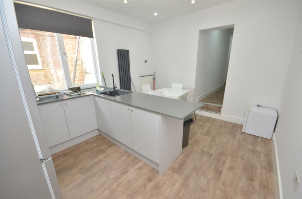 SHARED KITCHEN